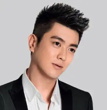 方脸男生英伦风帅气短发发型男生潮流发型设计及图片大全