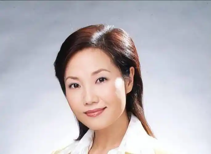 人徐洁,不想为家庭放弃事业,从年轻到老都漂亮_新闻_广大观众_珠江