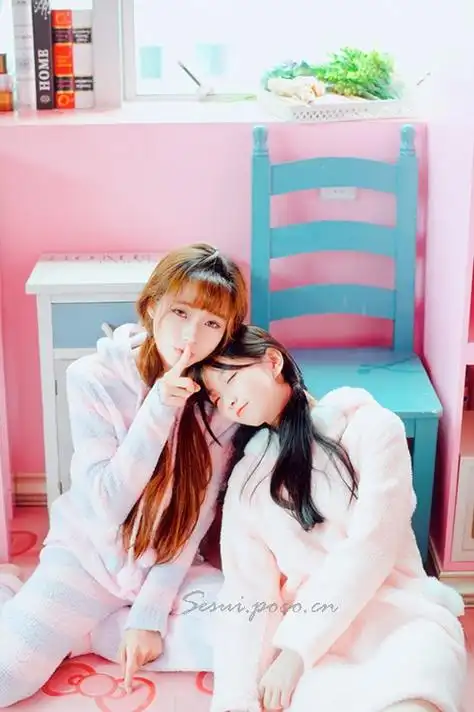 两个小可爱-唯美女生