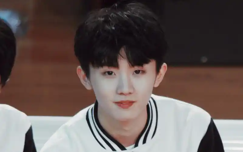 【马嘉祺】-祺翊-20181222冬季运动会-等待射箭的深呼吸小乖