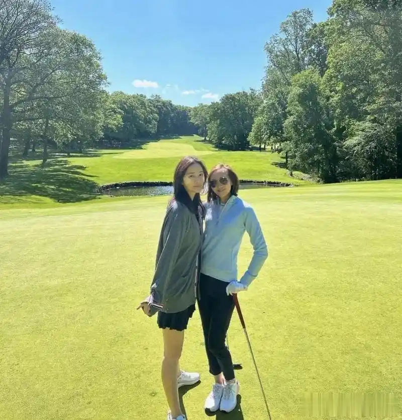 6月,演员权相佑的妻子孙泰英在自己的instagram上写道"放假前练习一下