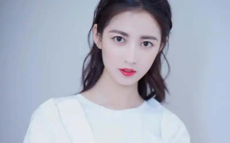 陈钰琪仙气写真图片-美女壁纸-高清美女图片-第5图-娟娟壁纸