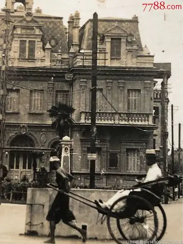 民国时期武汉汉口法租界巡捕房大楼建筑老照片