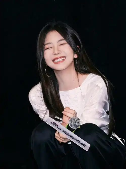 记录今日潇洒率性的两小姐@谭松韵seven,与大家见面很开心