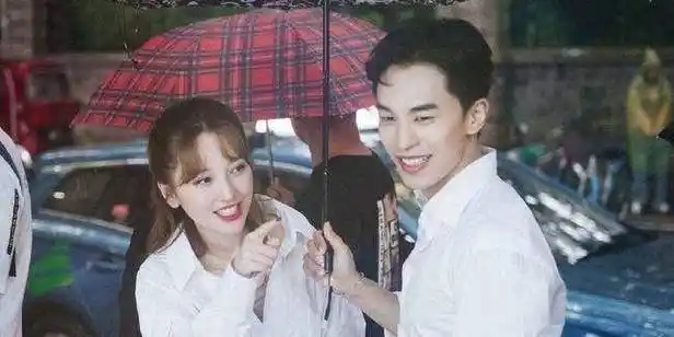 原创原创女儿们的恋爱金莎盛况成朋友卡斯柏突然抱金晨让金爸黑脸