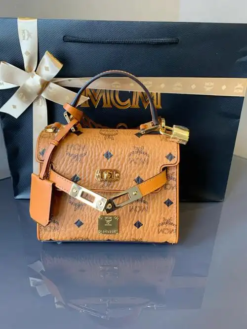 mcm经典款kelly包