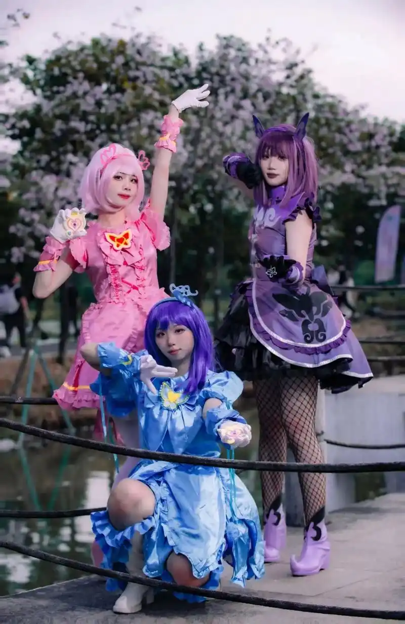 严莉莉:柚子 摄影 调色:端木@樱花姐姐呗   #cos #二次元 #巴啦啦小魔