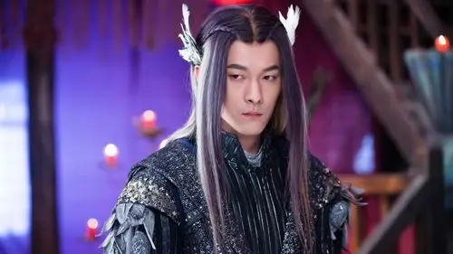 《幻城》张雨剑演"片风" 一席披风展英姿