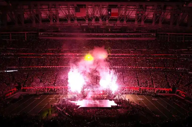 美国超级碗ladygaga强势空降表演仅次于mj