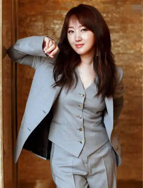 曾经的玉女掌门人,毅然退出歌坛,五天前发微博遭遇"翻车"_杨钰莹_表演