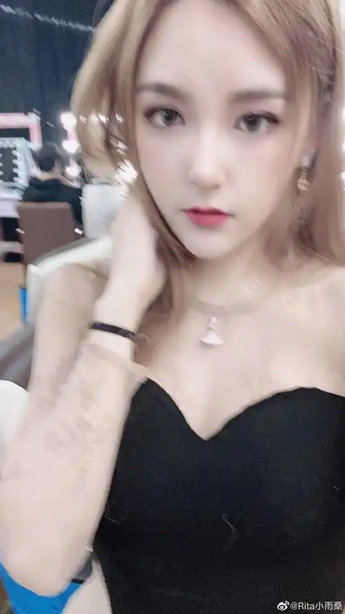 英雄联盟美女解说rita迷人写真美照