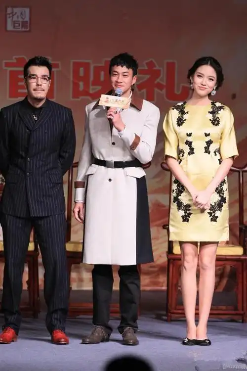 张梓琳不愧是合影杀手和八大身高超过180男星同框只有他赢了