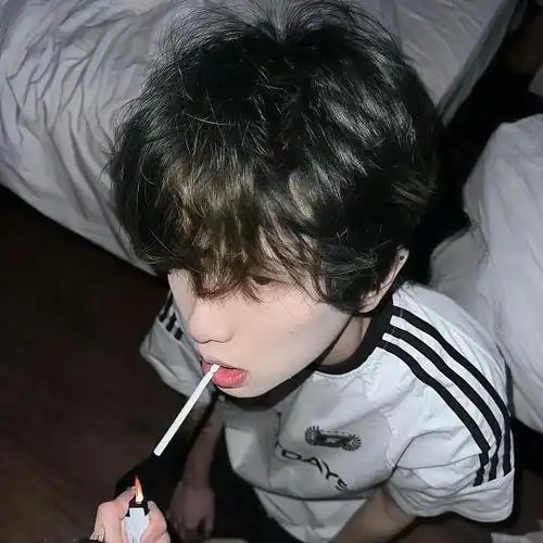 告别"路人甲"!精选男生头像高清推荐,秒变社交圈"c位"潮男