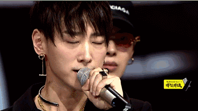 舞台上的霸气王者,私底下的邻家大哥,冠军范儿看魏巡就造了