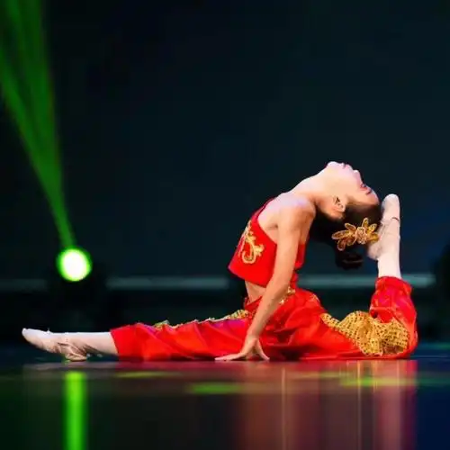 少中志舞蹈服装少年志演出服儿童年国元旦晚会舞蹈比生z学赛民族