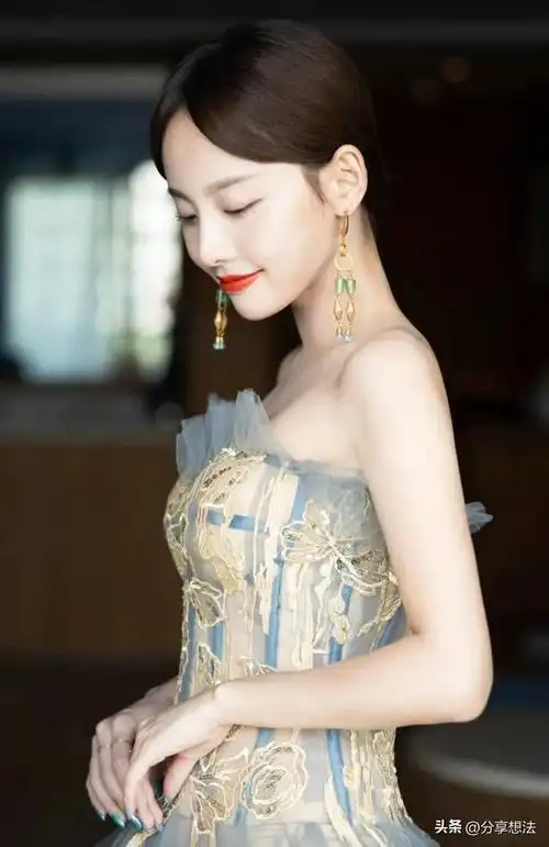 张嘉倪明星壁纸11