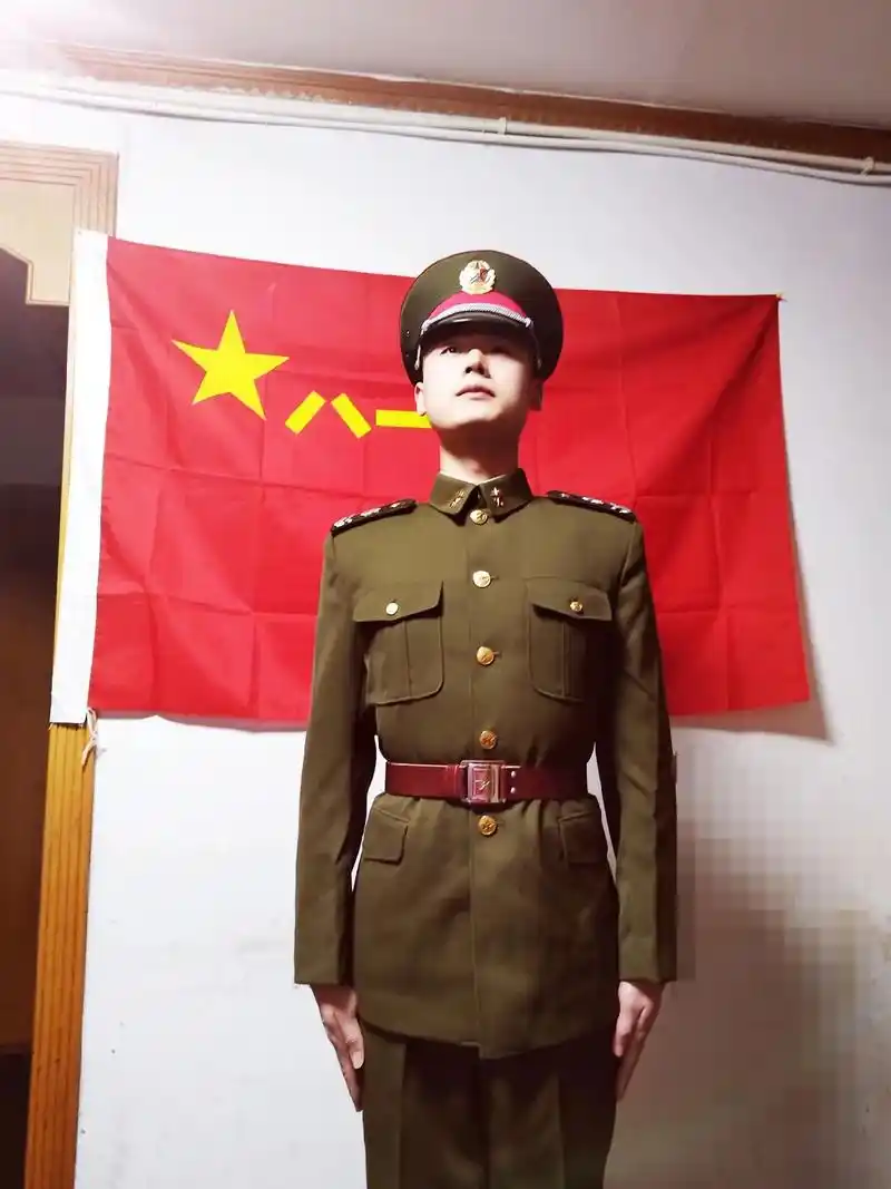 pla-04式士官冬常服#解放军万岁#祖国万岁 - 抖音