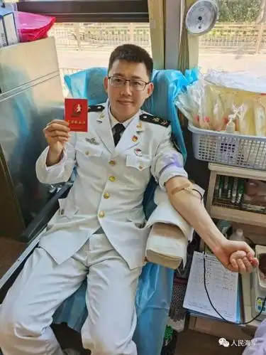 他叫李培,是北部战区海军某潜艇基地上士.