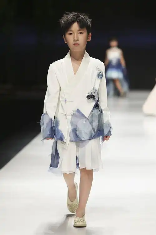 get时尚春装,装扮滨城童趣——2021优秀童装品牌热辣出炉