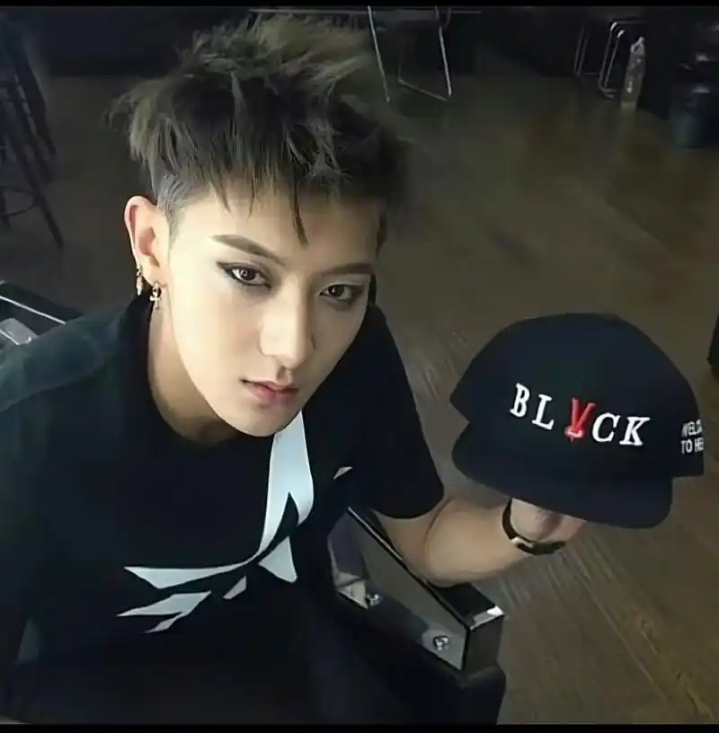 怎么这么帅啊 #黄子韬 - 抖音