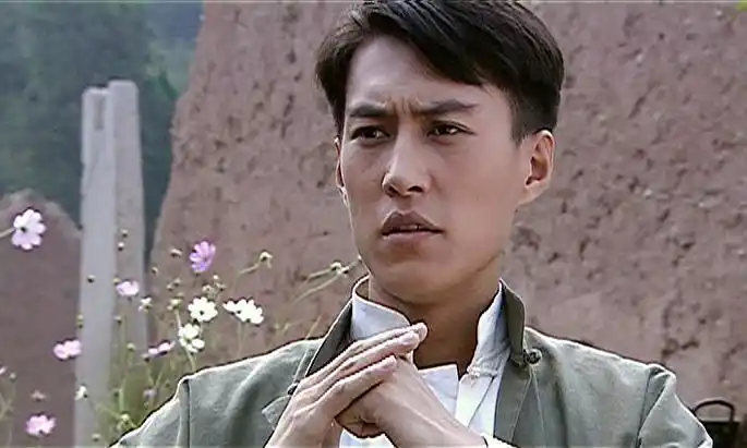 2007年主演电视剧《伤不起的青春》,饰演"马少飞".