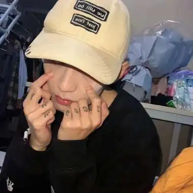 由美头网整理发布,男生头像频道提供更多与霸气,超拽,高冷,潮流相关的