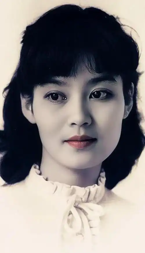 你还记得八十年代著名影星潘虹吗