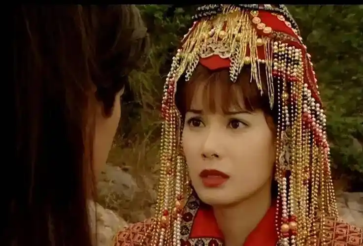 她被很多人称为最丑小昭,但问题是:人家不但不丑,还是个才女啊_江希文