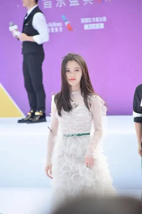 四千年美女鞠婧祎纱裙飘若仙