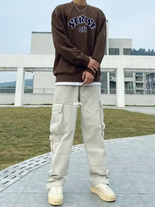 是好看的浅色工装裤0169180男生穿搭分享