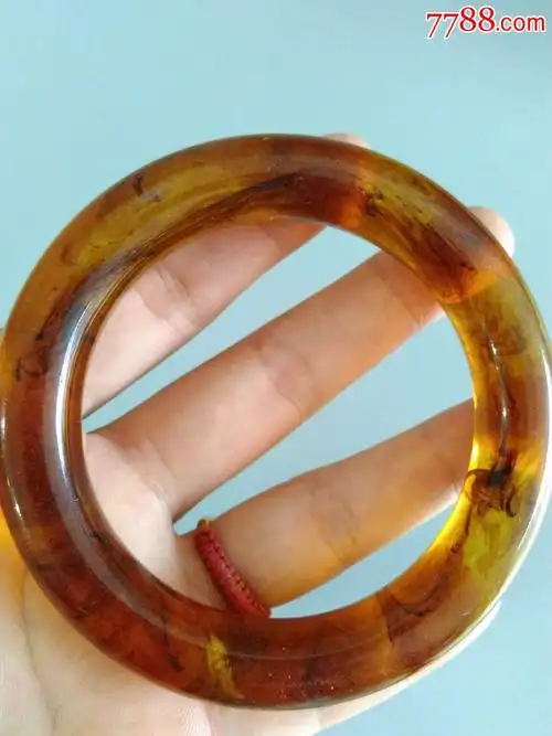 乡下传世琥珀手镯