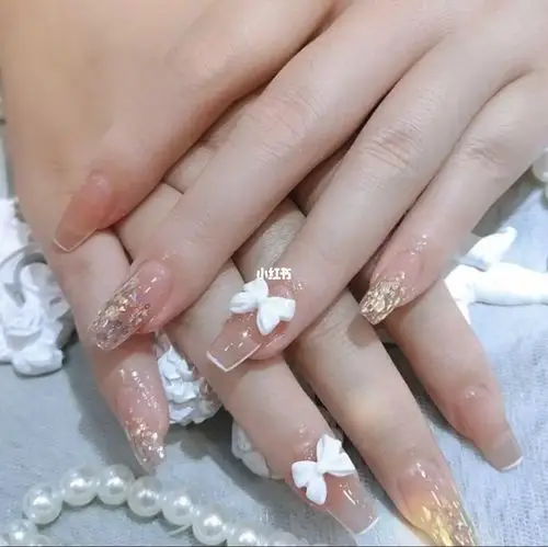 2021显白裸色美甲