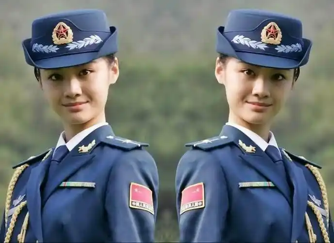 空军女式军装