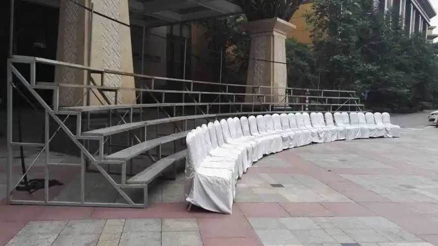 成都大合影拍摄,一定要租赁专业的合影站架