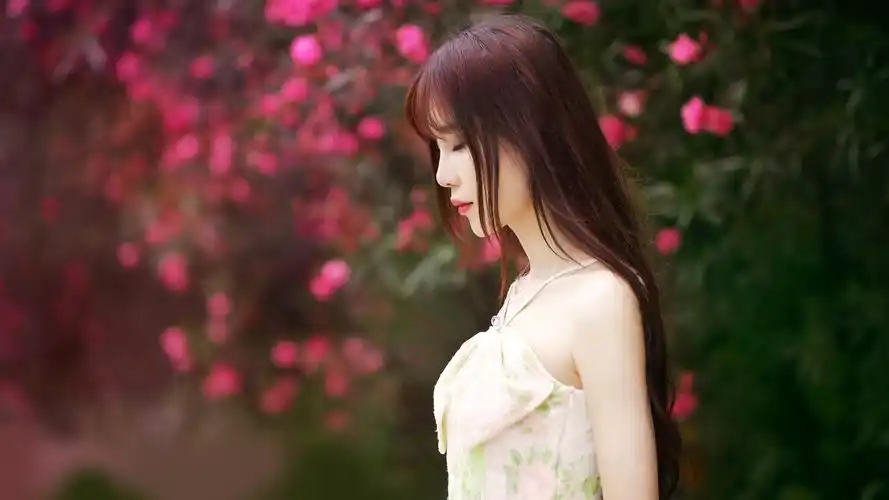 绚美夏花女孩闭眼唯美电脑桌面壁纸_美女壁纸_壁纸下载_美桌网