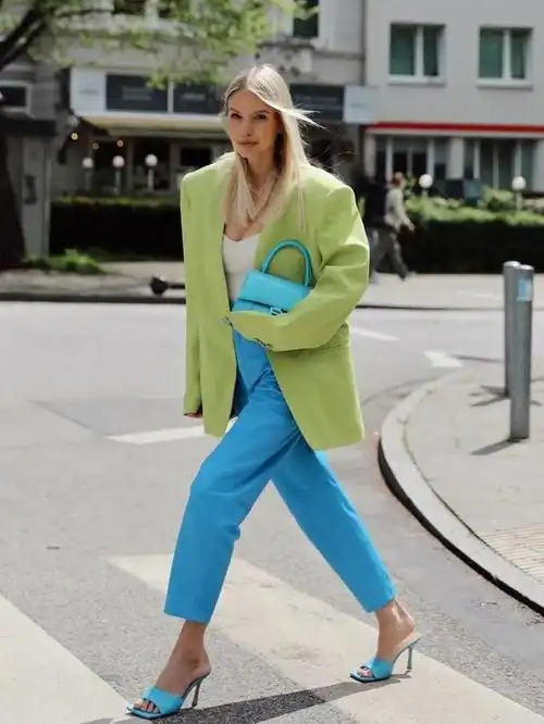 蓝色和绿色搭配什么颜色最好看蓝绿色搭配好看么