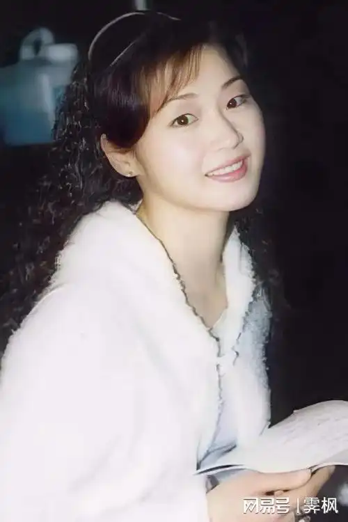 明星怀旧系列图片壁纸～万绮雯