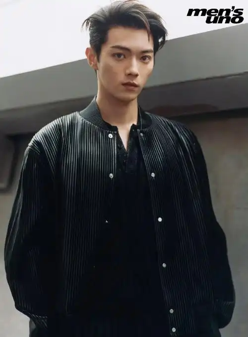 许凯4天两本杂志封面