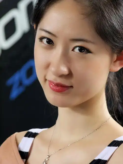 五一南方车展:豪车无几,仅拍美女