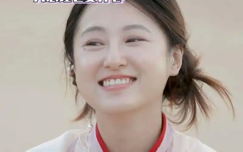 这就是嫁给爱情的样子吧 王彦霖满眼都是老婆艾佳妮真的好甜啊