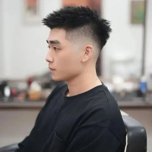 18~30岁的男生别乱剪发型,建议试试这3款潮流造型,超帅!