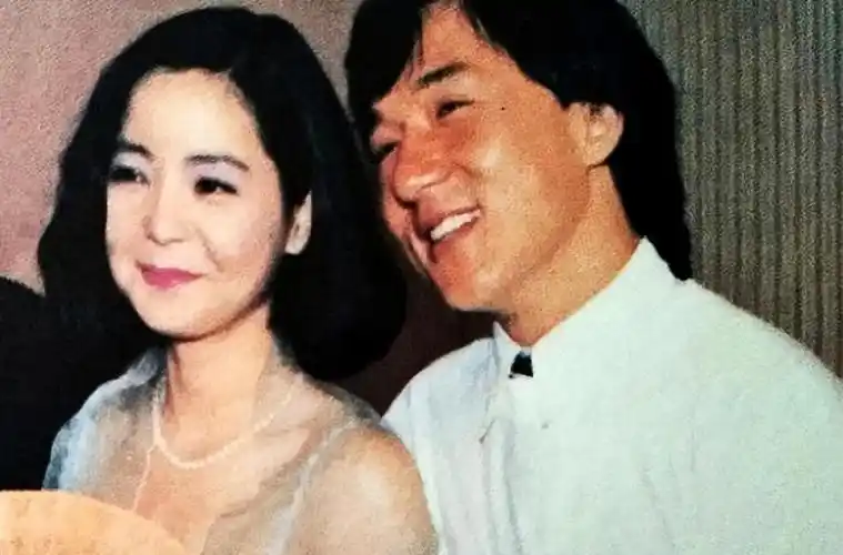 回顾歌手邓丽君去世27年后保罗再婚生子弟弟的坚持让人泪目
