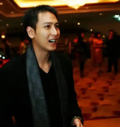 汤臣少主汤珈铖18岁做霸总身家百亿39未婚成父母心病