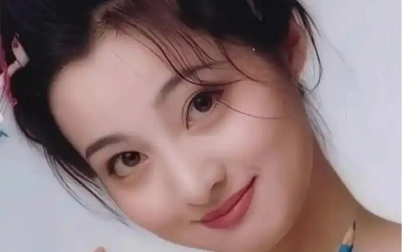 1994年发行《摇太阳》原唱:现年47岁甜美歌后方芳 作曲:兰斋 作词:许