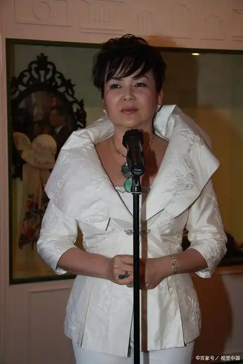 男子夜钓1个月妻子长期劈腿三人最后被抛弃简直是自作自受