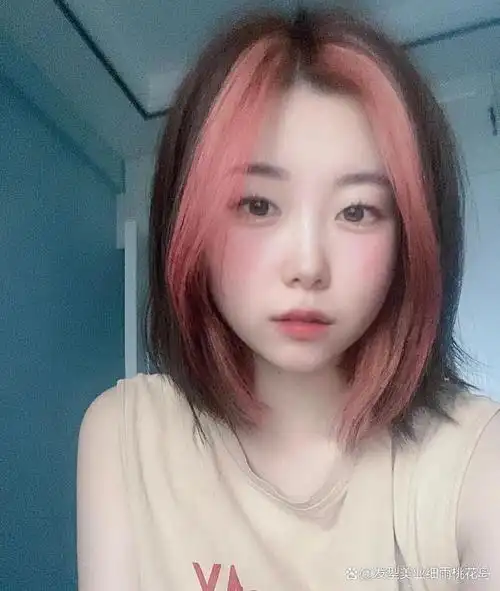 当然这款发型对于一些部分女生可能不太适合,所以大家也要根据自己的