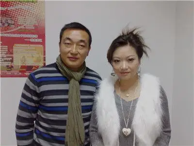 网络歌星-陈瑞-明星合影-华纳音悦(上海)国际文化传媒有限公司 上海