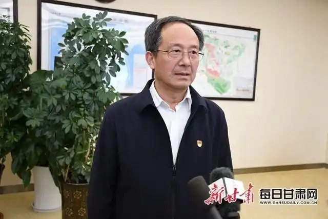 兰州市委常委,兰州新区党工委书记杨建忠接受采访"要通过务求实效的