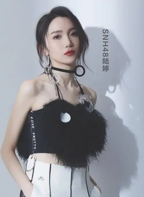 有一种美叫假小子陆婷,穿男装帅气,穿女装照样充满女人魅力_英气