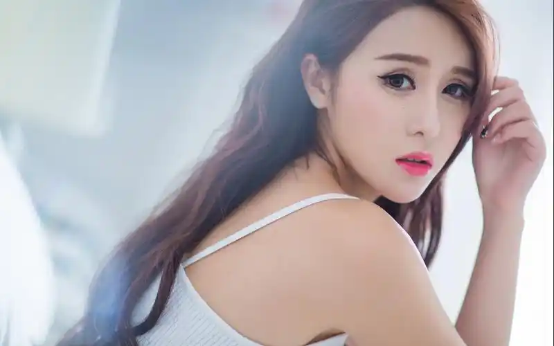 气质性感居家美女诱惑写真桌面壁纸高清大图预览1920x1080_美女壁纸